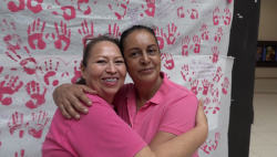 Le ganan la batalla al cáncer de mama