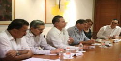 Se reune Gobernador con comuneros  de la Presa Santa María