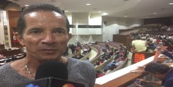 Exigen se les pague la prima de antigüedad