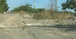 Siguen sin arreglar calle en Fraccionamiento Prados Dos