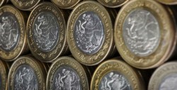 Peso mexicano tiene su mejor nivel en más de un mes