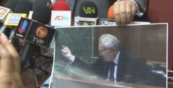 Acusa Roberto Cruz a Corrales de hacer señas obscenas a maestros