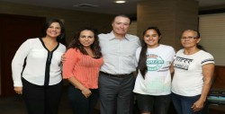 El Gobernador Quirino Ordaz recibe a la portero Blanca Félix