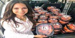 Diputada #LadyPollos regala cenas con su fotografía